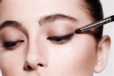 Tutorial Make up: come creare un trucco occhi Smoky eyes perfetto